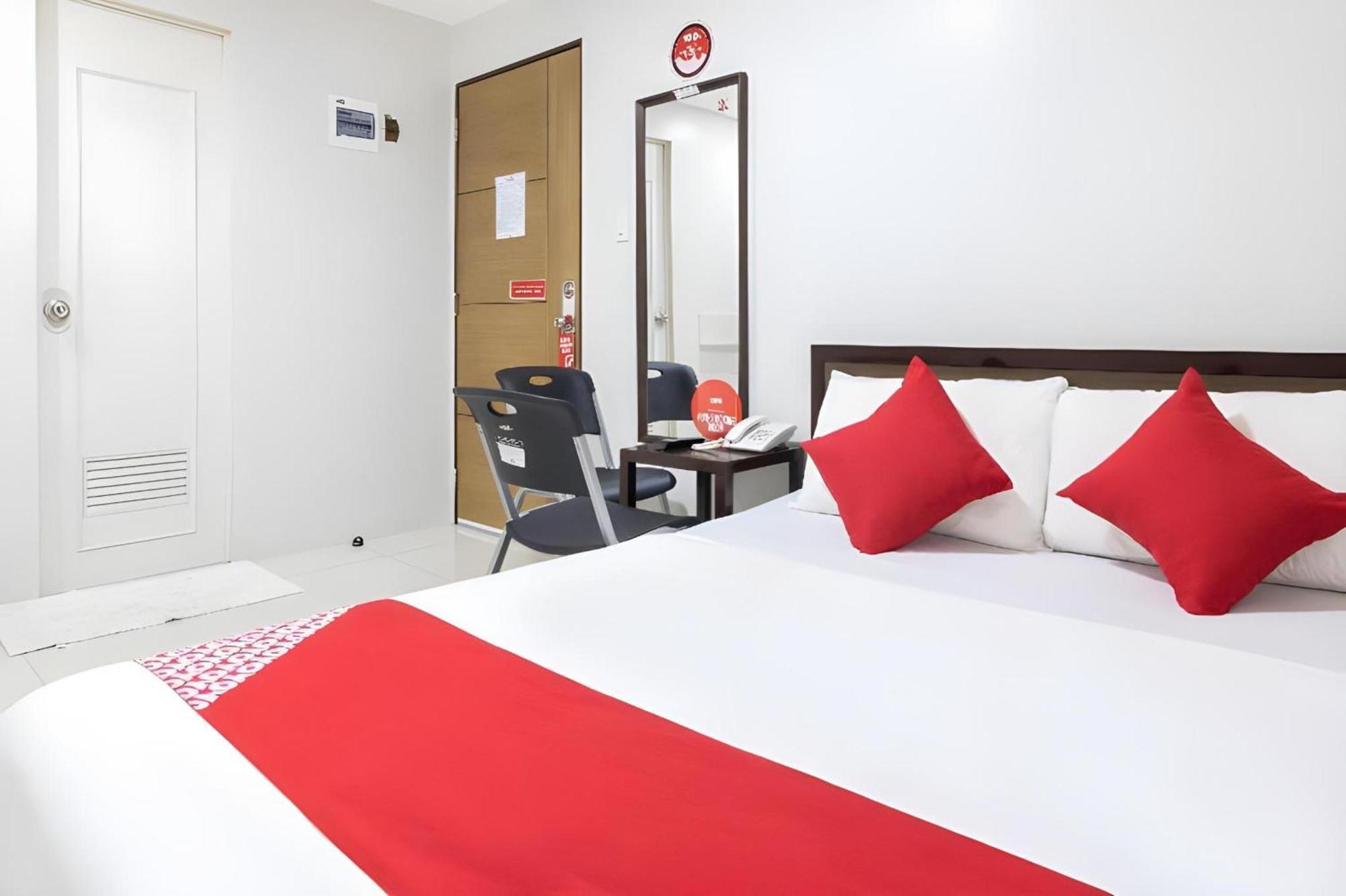Oyo 152 Sangco Condotel Manila Exterior photo